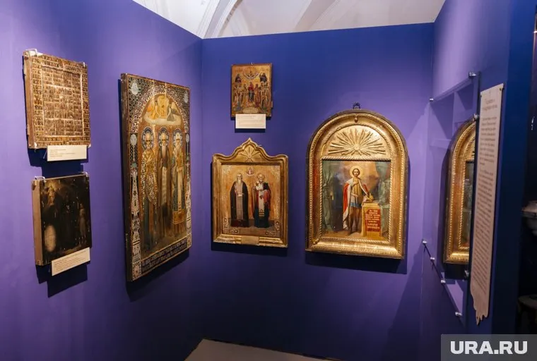 Эти и другие иконы долгие годы лежали в запасниках музея