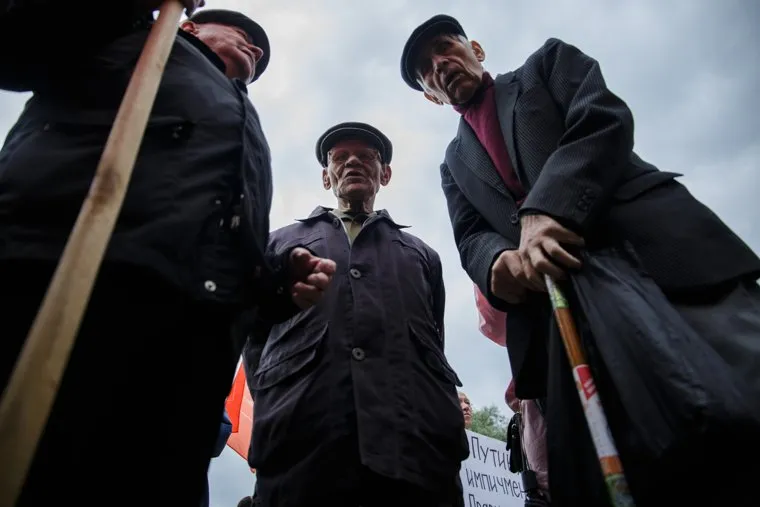 Митинг против повышения пенсионного возраста. Пермь , пенсионеры, старики, старость, пенсия, пенсионер с палочкой, пенсионная реформа