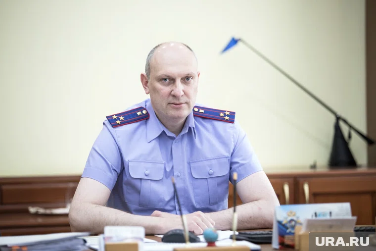 Руководитель следственного управления СК России по ХМАО Михаил Мокшин прибыл в Сургут для расследования пожара