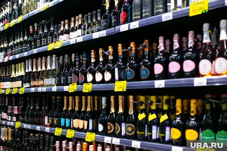 Алкоголь удалось купить в трех магазинах Кургана, несмотря на запрет