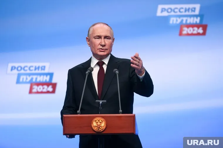 Перед российскими детьми должны быть открыты все возможности для самореализации, заявил Владимир Путин
