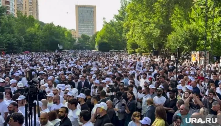 Армению вновь захлестнула волна массовых протестов