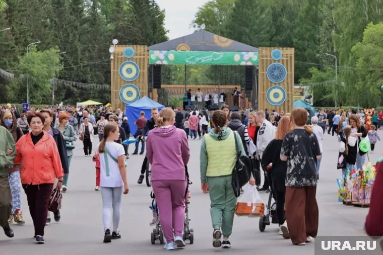 Торжественное открытие праздника прошло на центральной сцене ЦПКиО