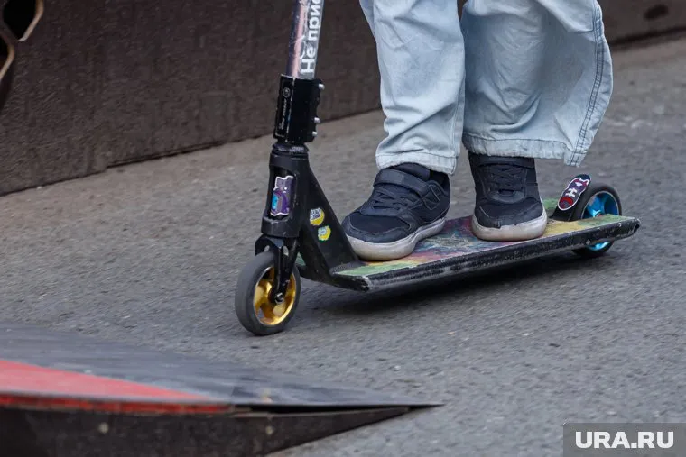 Подростки сбили женщину в курганском парке