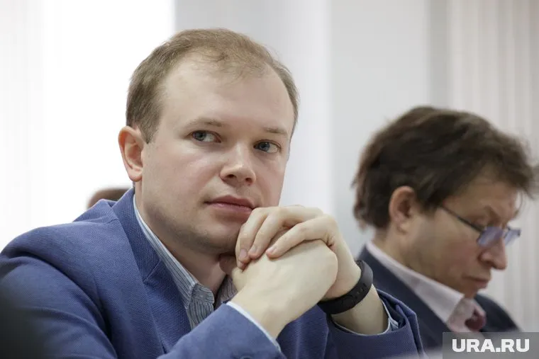 Анатолий Путин больше не пользуется служебным автомобилем