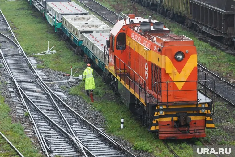 Мужчина не реагировал на сигналы машиниста