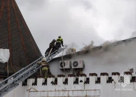 В Пушкино разгорелся пожар на предприятии по производству автомасел
