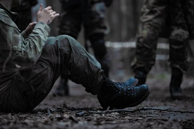 Военно-тактическая подготовка гражданского населения на полигоне. Пермь