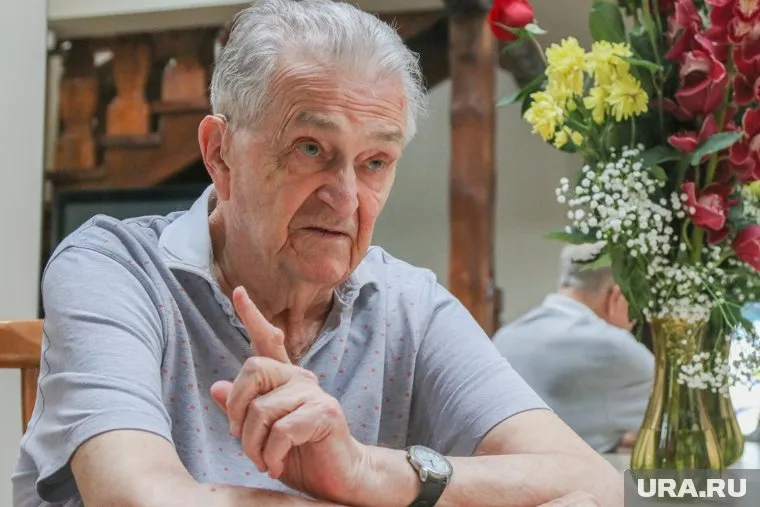 Махалов покинул власть почти 30 лет назад