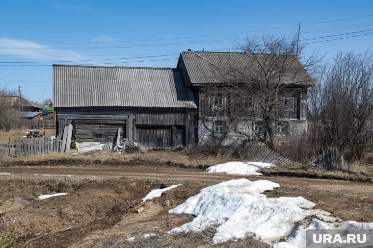 В деревнях никто не живет и не прописан