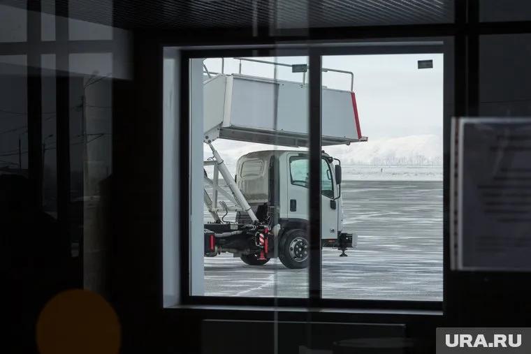 Директор летал за счет предприятия