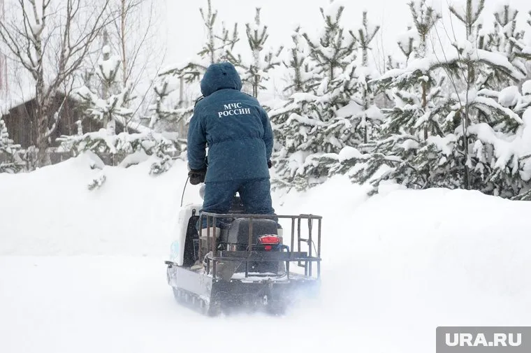 У волонтеров сломались снегоходы