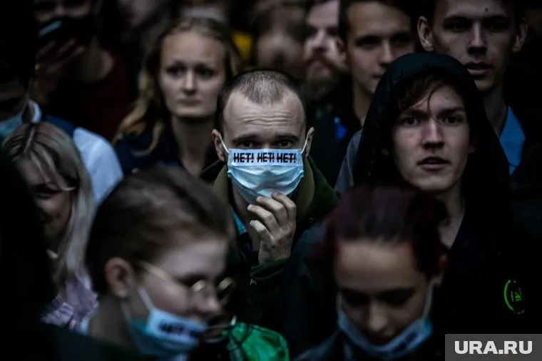 Президент вновь поднял тему участия молодежи в незаконных митингах