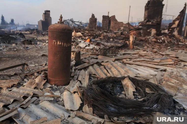 По сообщениям в СМИ, в результате взрыва пострадало три человека