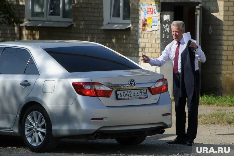 Астахова обвиняют в получении взятки машиной