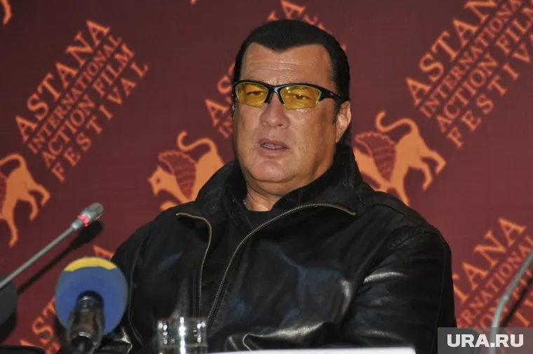 Актер пока не ответил на заявления коллег