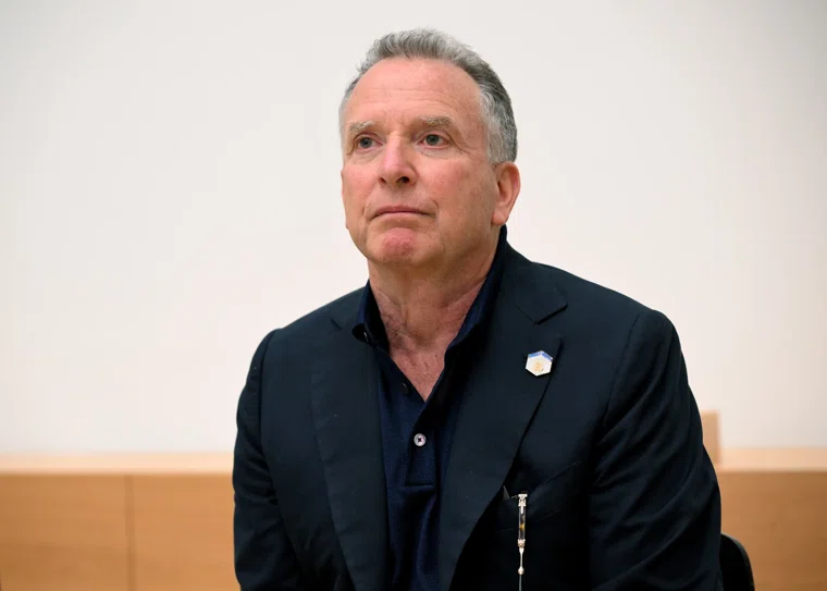 Уиткофф в качестве десерта попробовал «Наполеон», «Медовик» и «Шарлотку»