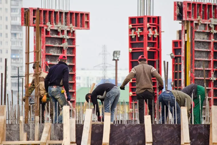 Стройка окружной больницы. Нижневартовск