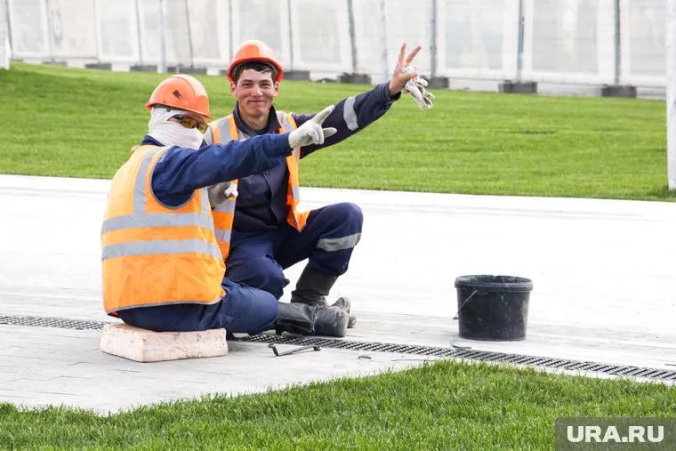 Городская эспланада Перми скрыта от посторонних забором