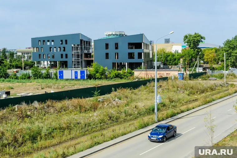 За недостроенное офисное здание просят 250 млн рублей