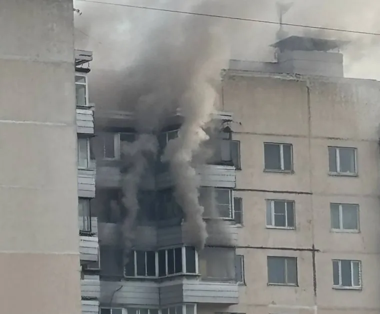 Пожар возник в 22-этажном доме (архивное фото)