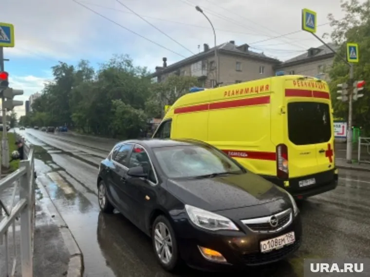 Подростка доставили в больницу с переломом голени и вывихом плеча