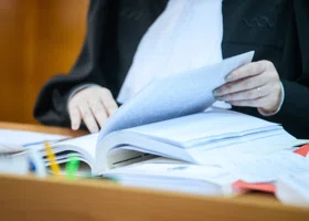 Опальный экс-депутат подал в суд на мэра из ХМАО