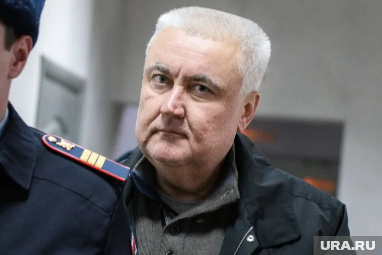 На счетах Миронова была обнаружена большая сумма