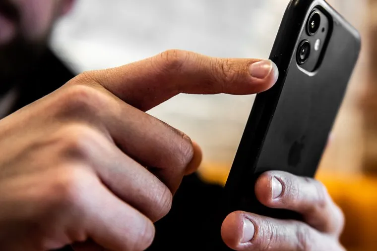 Смартфонs iPhone 11. Иллюстрации. Екатеринбург