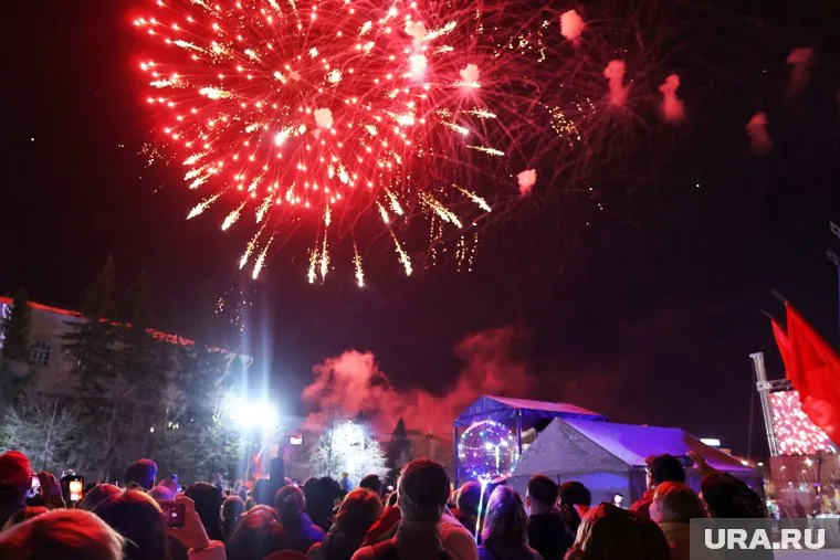 Праздничный салют на площади Ленина состоится в 22 часа