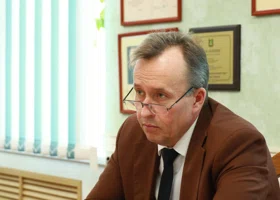 Участник СВО Новоселов победил на выборах главы курганского округа