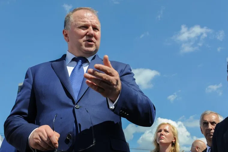 Осмотр полпредом президента Николаем Цукановым стройки в Челябинском аэропорту и строительство конгресс-холла Таганай. Саммит ШОС и БРИКС. Челябинск