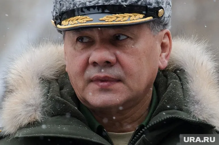 Сергей Шойгу зачитал доклад о ситуации в ВС РФ