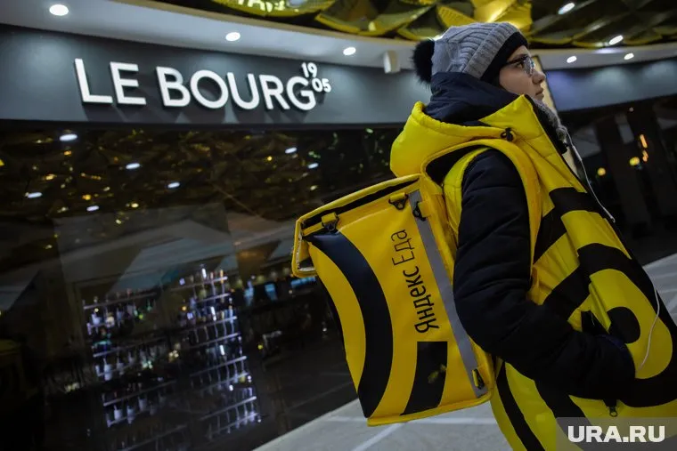 Подработать чаще всего предлагают курьером и продавцом