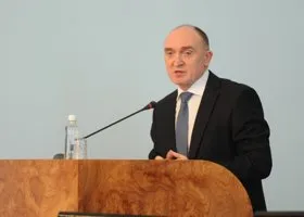 Челябинский экс-губернатор требует новую экспертизу в споре с ФАС