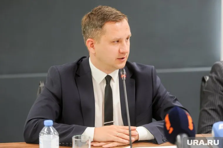 Директору службы движения дали неделю на устранение нарушений, сообщил Егоров