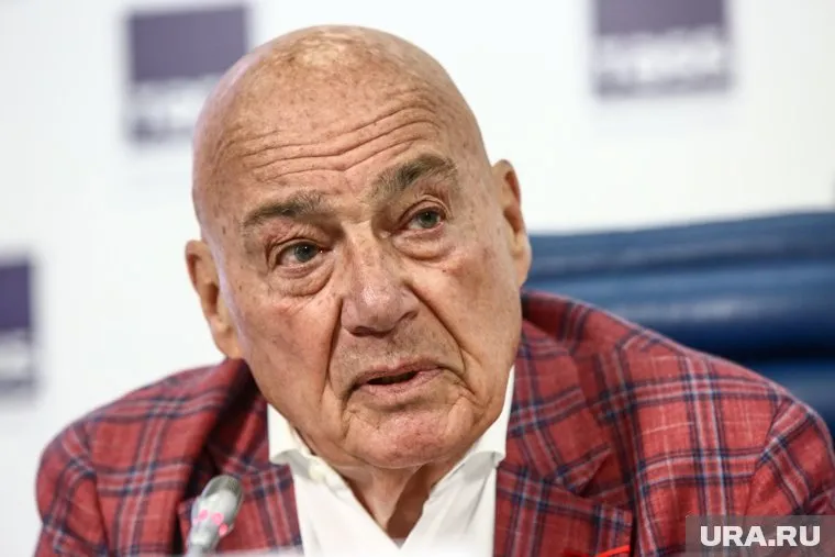 По мнению Владимира Познера, выпуск программы Михалкова мог навредить людям