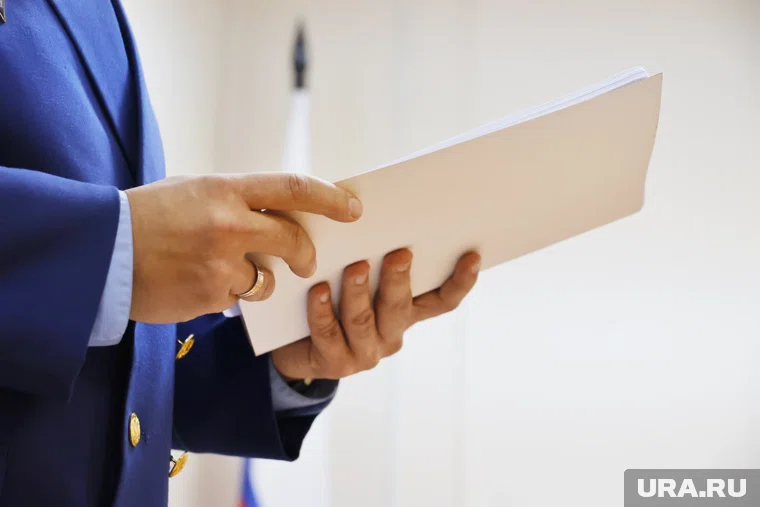 Прокуратура установила, что работника не уведомили о сокращении за два месяца