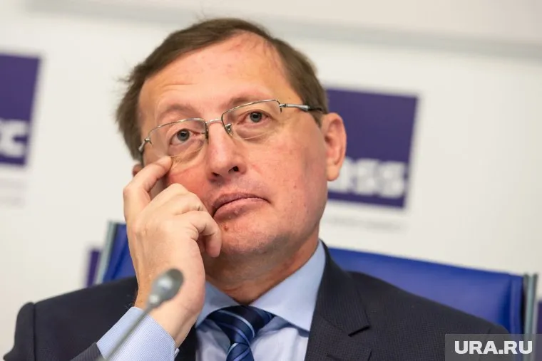 Под наблюдением в больницах находятся 152 человека, заявил Креков
