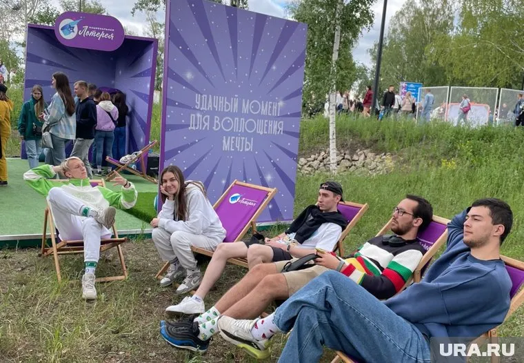 На площадке фестиваля установят брендированные lounge-зоны «Национальной Лотереи» с удобными шезлонгами, а также места для фото