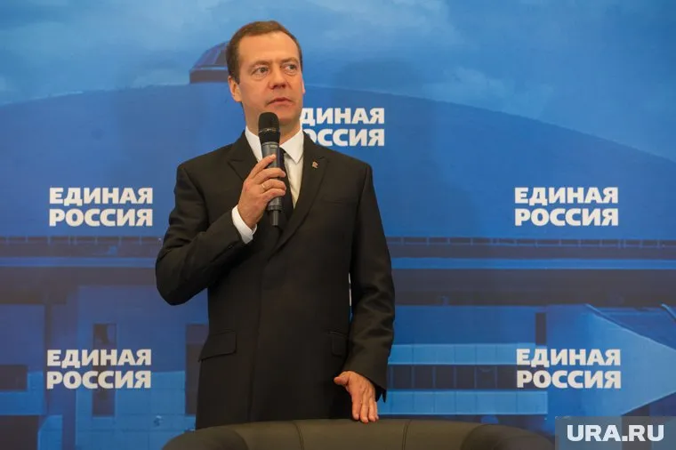 Дмитрий Медведев предложил отложить неважные арктические проекты