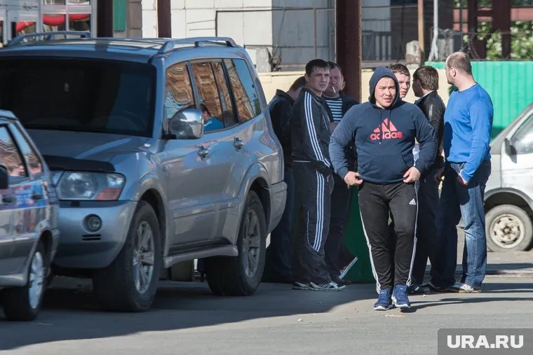 Одна из боевых групп, во время передела бизнеса периодически атаковавших овощебазу № 4 в Екатеринбурге