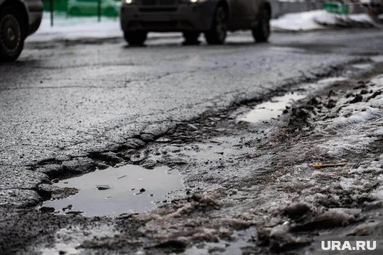 Внутриквартальный проезд используют как объездную дорогу