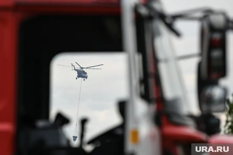 Авиация МЧС России помогла переломить ситуацию с распространением лесных пожаров на Ямале