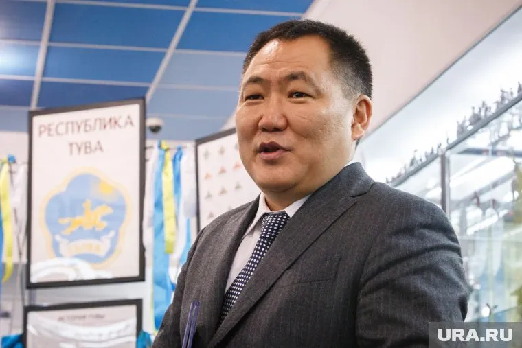 Вместе с Шолбаном Кара-оол в больницу попали несколько чиновников