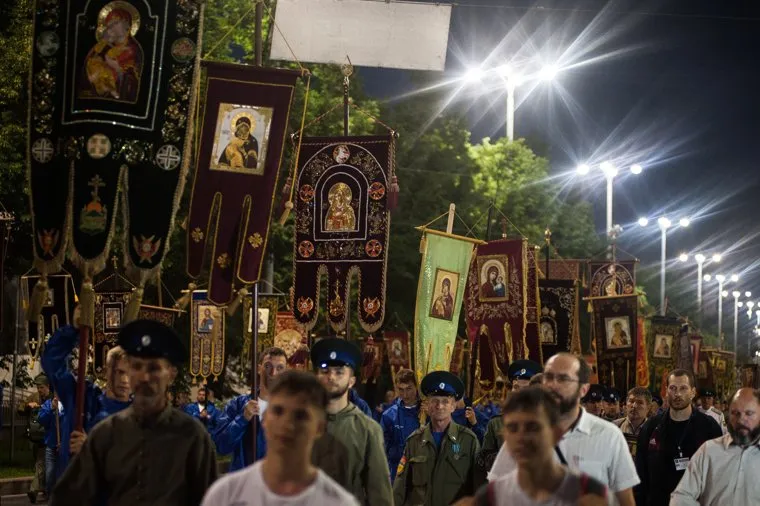 Крестный ход, приуроченный к 100-летию со дня убийства царской семьи. Екатеринбург 