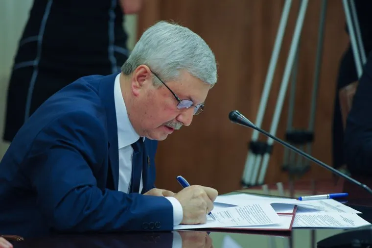 Подписание Соглашения о цивилизованной политической конкуренции в ходе выборов Президента РФ. Челябинск, подписание соглашения, мякуш владимир