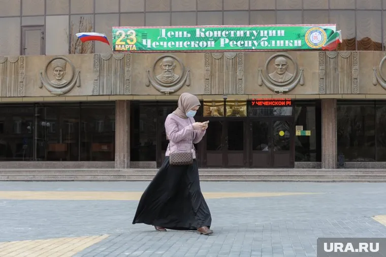 Женщины просили помочь им с квартирным вопросом, хотя не нуждались в этом