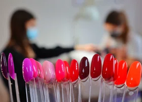 Нужно больше денег: почти 50% тюменцев не против подработки перед Новым годом