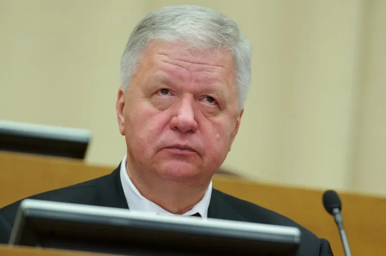 Михаил Шмаков на конференции профсоюзов. Екатеринбург